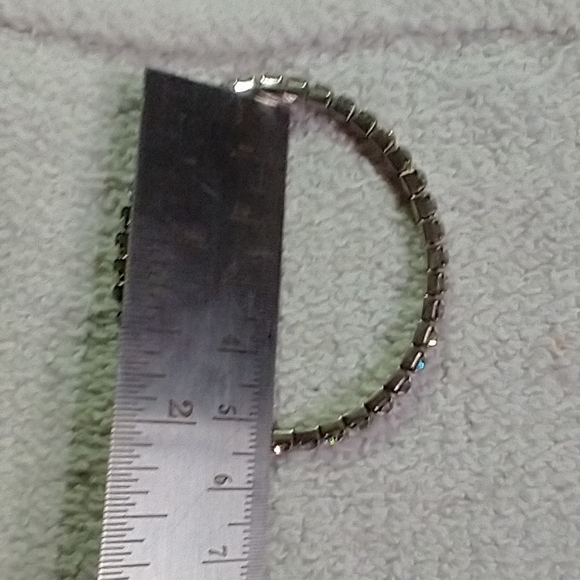 Silvertone stretch crystal tennis bracelet - Picture 2 of 4